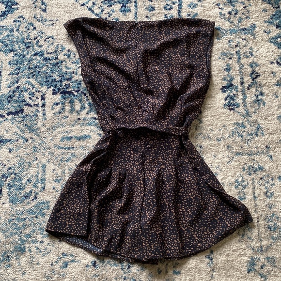 Forever 21 Navy and Tan Cheetah Print Romper - Picture 4 of 5
